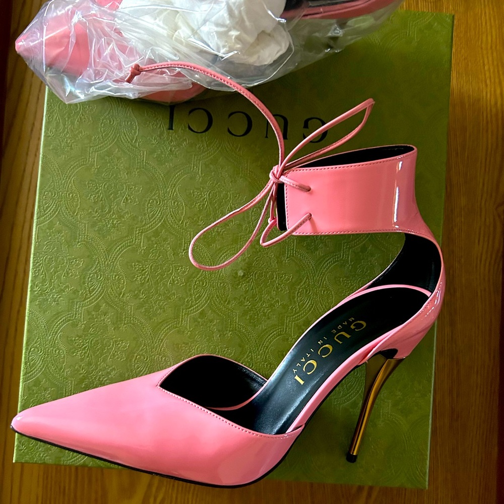 Gucci tie up ankle heels 42